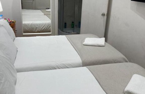 Queen's Gate Hotel | Venetian Hotel