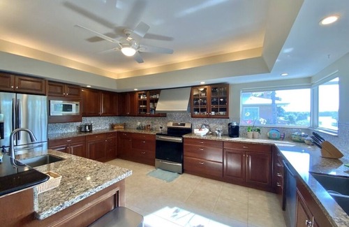 Venetian Shores Casa | Venetian Shores 5BR/7BA Home with Pool, Spa & Boat Lifts