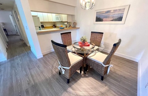 Venice Condominio | VENICE BEACH & AMENITY RICH! 2 pools, tennis & pickle ball, on the Legacy Trail!