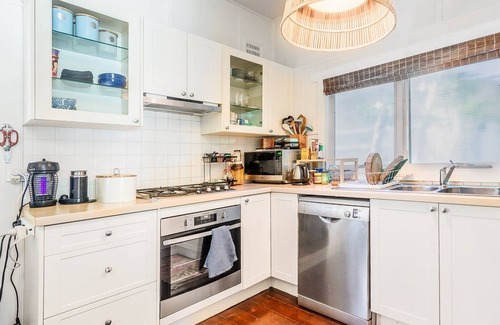Pretty Beach Central Coast Casa | Venice Cottage - Pet Friendly