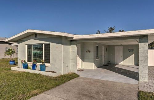 Venice Casa | Venice Home with Fire Pit and Grill 2 Mi to Beach!
