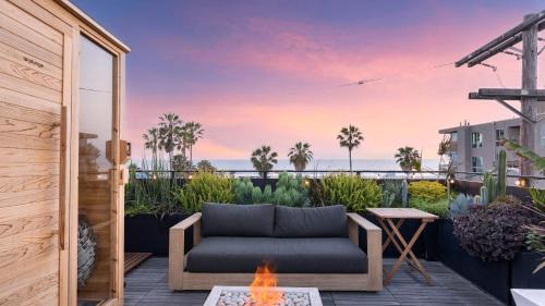 Venice Casa | Venice View by AvantStay Walk to Venice Beach Rooftop Ice Bath Luxe Design