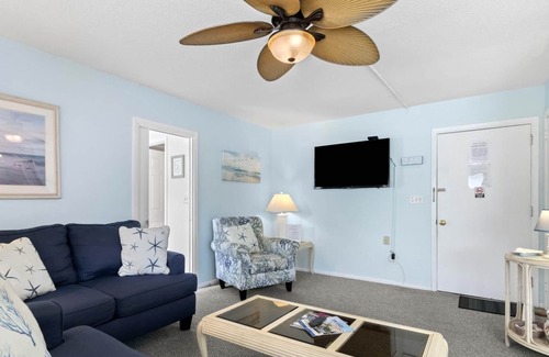 Golden Beach Apartamento | Venice Villas * Poolside Unit #46