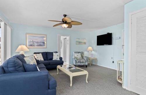 Golden Beach Apartamento | Venice Villas * Poolside Unit #46