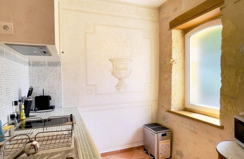 Fougueyrolles Apartamento | Apartamento Elegante junto a Castillo – Vistas, Calma y Piscina Climatizada