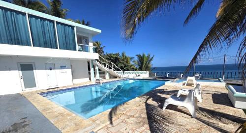Jarealito Apartamento | Ventana 103 at Arecibo 681 Ocean Drive