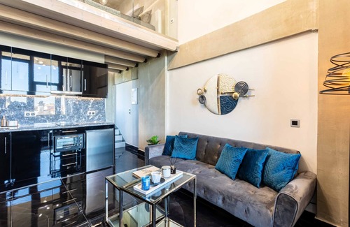 Anatolikos Sinikismos Apartamento | Ventiri Lofts - Cozy Penthouse with Balcony