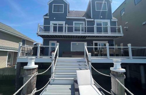 Ventnor City Casa | Ventnor Villa: On the Bay, 3 Blocks from Beach
