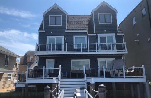 Ventnor City Casa | Ventnor Villa: On the Bay, 3 Blocks from Beach