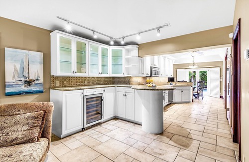 Birch Park Finger Streets Casa | Ventur Vintage - Beach House - Luxury Heated Pool