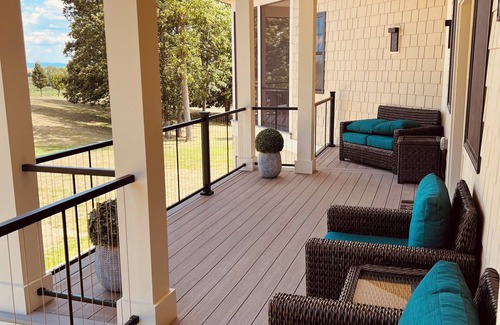 Stephens City Casa | Ventura Manor grand 3 BR 3.5 BA house with fitness room, WIFI & pretty views.