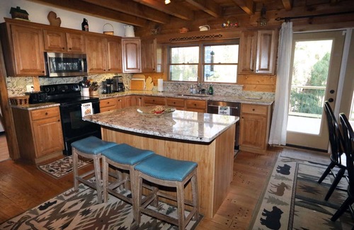 Holland Cabina | Ventura Pines Log Cabin ~ Piscina climatizada ~ Acceso al lago cercano ~ ¡Incluye bicicletas!