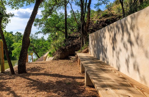Fredericksburg Cabaña | Verbena Waterfront With Hot Tub