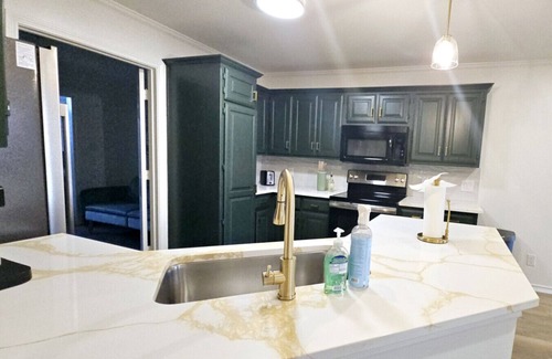 Tyler Casa | Verde @ Hollytree dr King bed, excellent location Golf