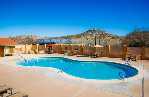Cherry Complejo | Verde Valley Studio Park Model Cabin 15