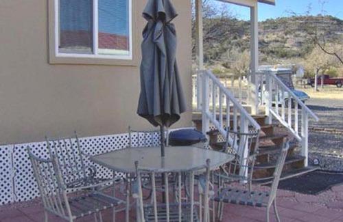 Cherry Complejo | Verde Valley Studio Park Model Cabin 15