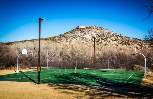 Cherry Complejo | Verde Valley Studio Park Model Cabin 15
