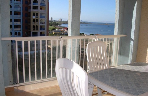Playa Honda Apartamento | Apart. 5º piso vistas al mar y piscina exterior, piscina cubierta, balcón.