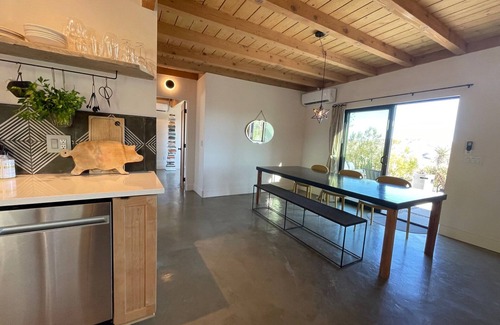 Morongo Valley Casa | 🌵 Verdin's Nest - Romantic Retreat w/ Hot Tub Under the Stars! 🌵