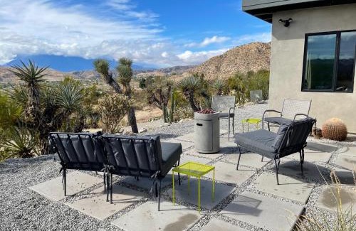Morongo Valley Casa | Verdin's Nest - Romantic Retreat with Hot Tub Under the Stars! home