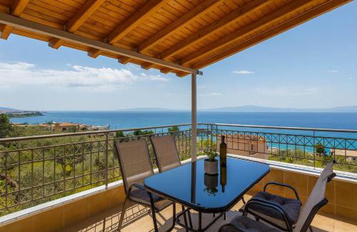 Paralia Vergas Apartamento | Verga Beachside Getaway with Panoramic Seaviews