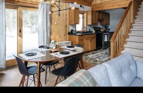 Wardsboro Cabina | Vermont Cabin - A/C, Fire Pit, Ski Trails, Hiking, Swimming & Fishing