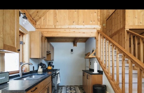Wardsboro Cabina | Vermont Cabin - A/C, Fire Pit, Ski Trails, Hiking, Swimming & Fishing