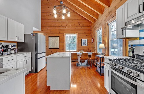 Warren Cabina | Vermont cabin w/ mountain views & porch