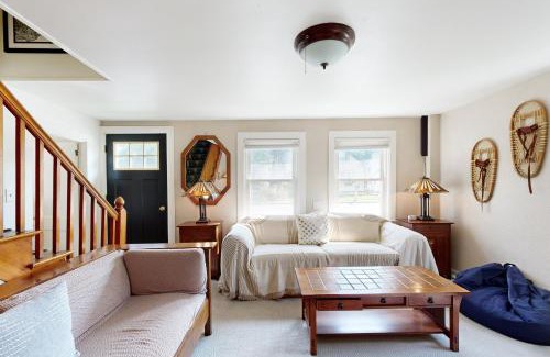 Proctorsville Casa | Vermont Farmhouse