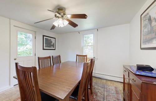 Proctorsville Casa | Vermont Farmhouse