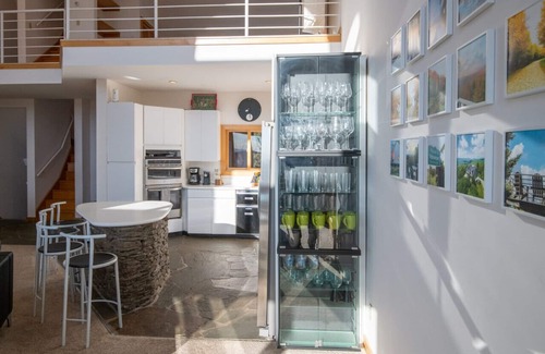 Andover Casa | Vermont's Mountain Villa: Hot tub, Ski views, Pet+