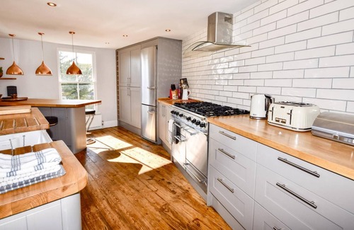 Cowes Villa | Vernon House Sleeps 8 in Old Cowes