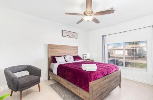 Maryvale Casa | Vernon House - Stunning Cozy Vacation Home Near State Farm Stadium with Gym-Kitchen-Free Parking
