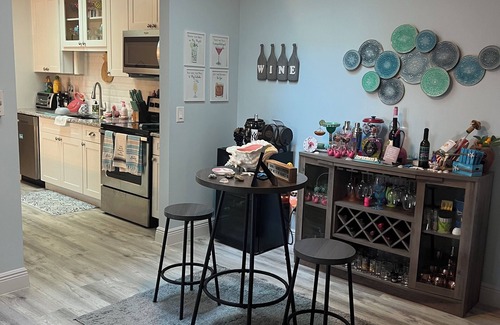 Florida Ridge Condominio | Vero Beach farmhouse coastal condo close to beaches, shopping and restaurants