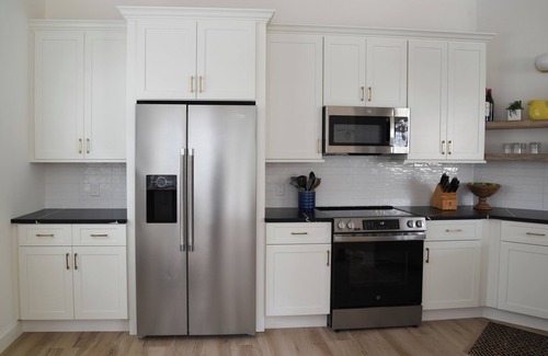 Wabasso Beach Condominio | Vero Beach Sea Oaks newly renovated gem, beach and tennis, fantastic amenities.