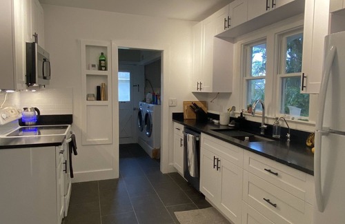 Vero Beach Casa | Vero Oasis! Come hide away in this charming home.