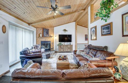 Friendship Casa | Versatile Castle Rock Lake Home with Fire Pit!