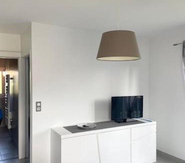 Salies-de-Bearn Apartamento | VERT ANIS- Appartement T2 lumineux, très bien équipé, proche centre-ville