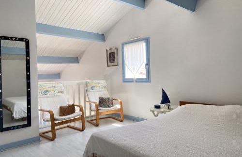 Ars-en-Re Casa | Very bright house with two terraces