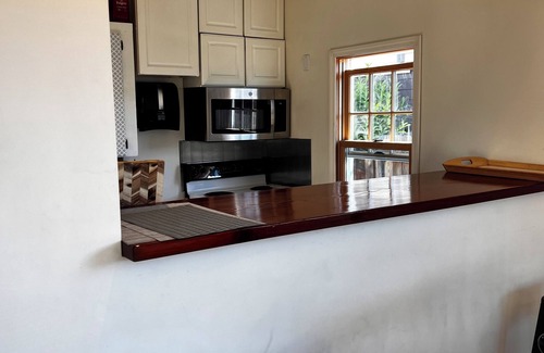 Coos Bay Casa | Casa muy limpia con parque increíble al otro lado de la calle y jardín japonés