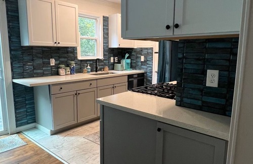 Warrington Casa | Very close to Navy Base, Downtown and Beaches. Insta worthy selfie wall