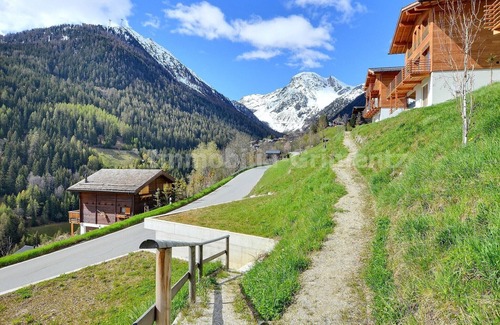 Grimentz Chalet De Esquí | Very comfortable chalet on 3 levels for 8 people, living room with fireplace, kitchen area with dish