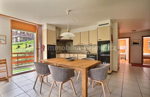 Grimentz Apartamento | Very comfortable flat for 5 people, living room with fireplace, kitchen area with dishwasher, 1 2-be
