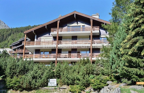 Grimentz Apartamento | Very comfortable flat for 7 people, living room with fireplace, kitchen area with dishwasher, 1 doub