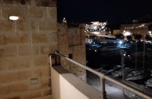 Cospicua Casa | Casa de pueblo muy confortable, recién reformada. Justo en el corazón de las 3 ciudades