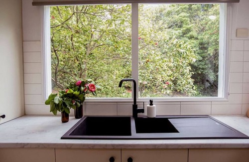 Belmont Casa | Very Cool Mid Century, Pet Friendly Urban Oasis
