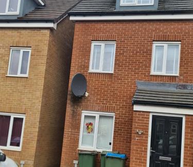 Coventry Apartamento | Very cosy 3 bedroom house close to city