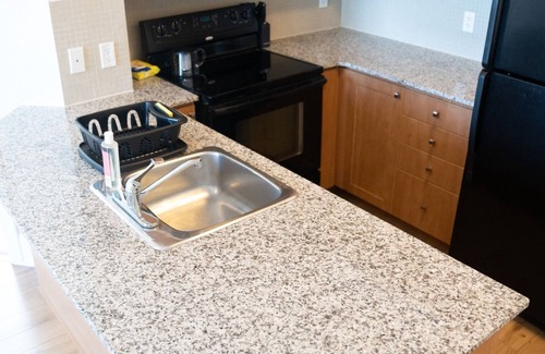 Downtown Mississauga Condominio | Very cozy large 2/2 Mississauga condo with parking.