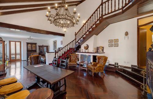 Consiglio di Rumo Apartamento | Very Elegant Historic Apartment F2
