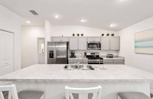 Okahumpka Casa | Very large 2 bedroom with King Bed!